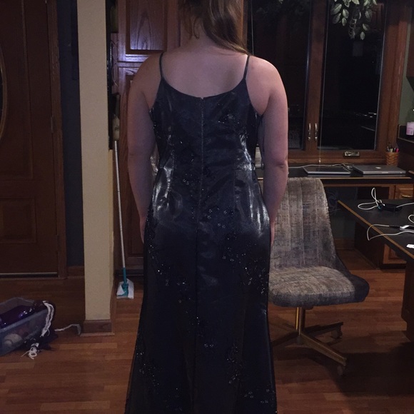 PROM DRESS - Picture 8 of 8